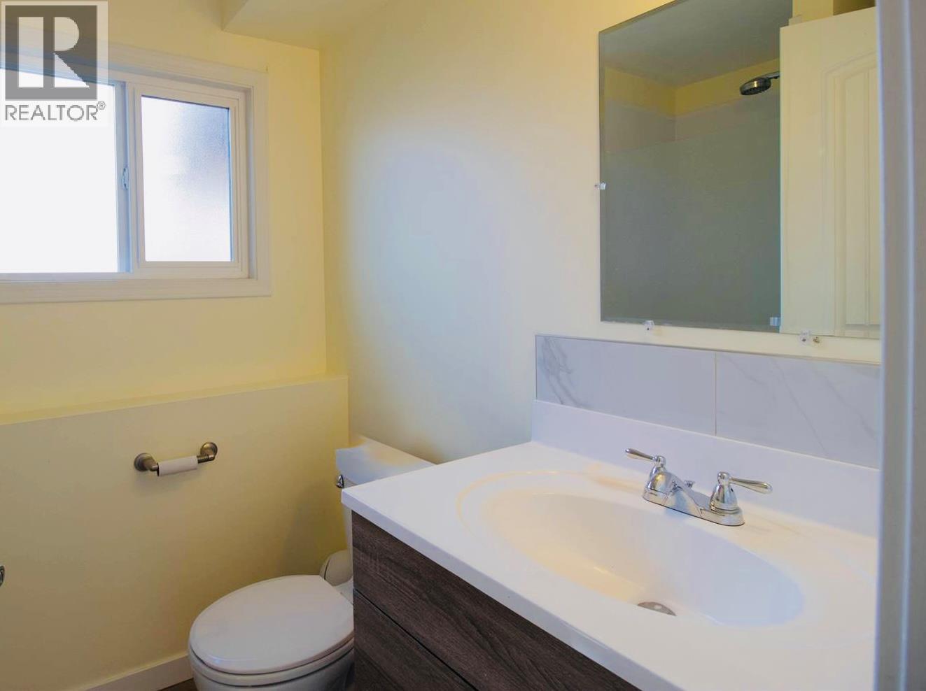 880 Tamarack Drive - 27