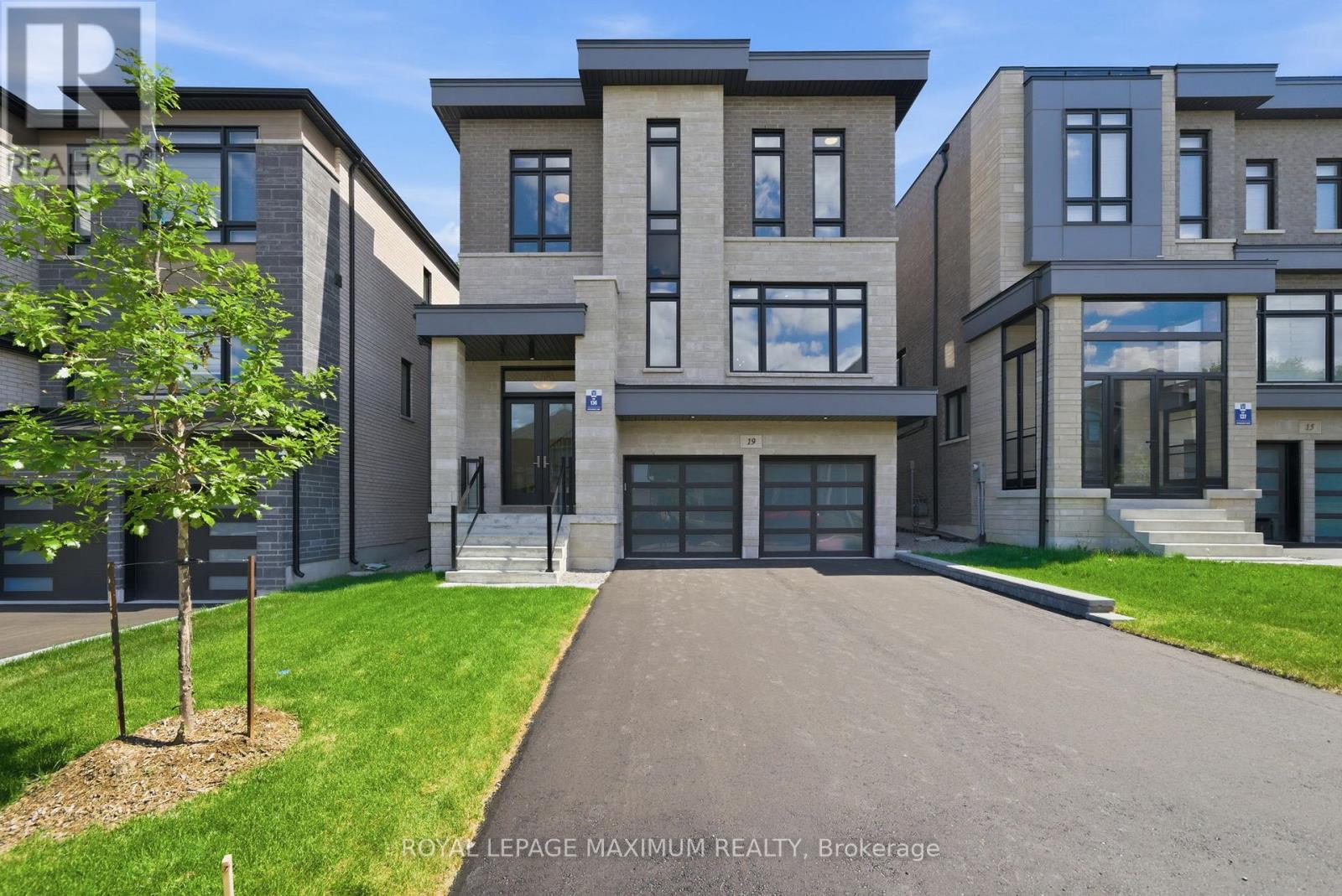 Photo of 19 DONSGROVE COURT