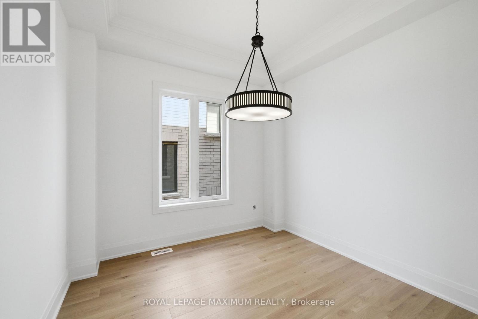 19 DONSGROVE COURT - 10