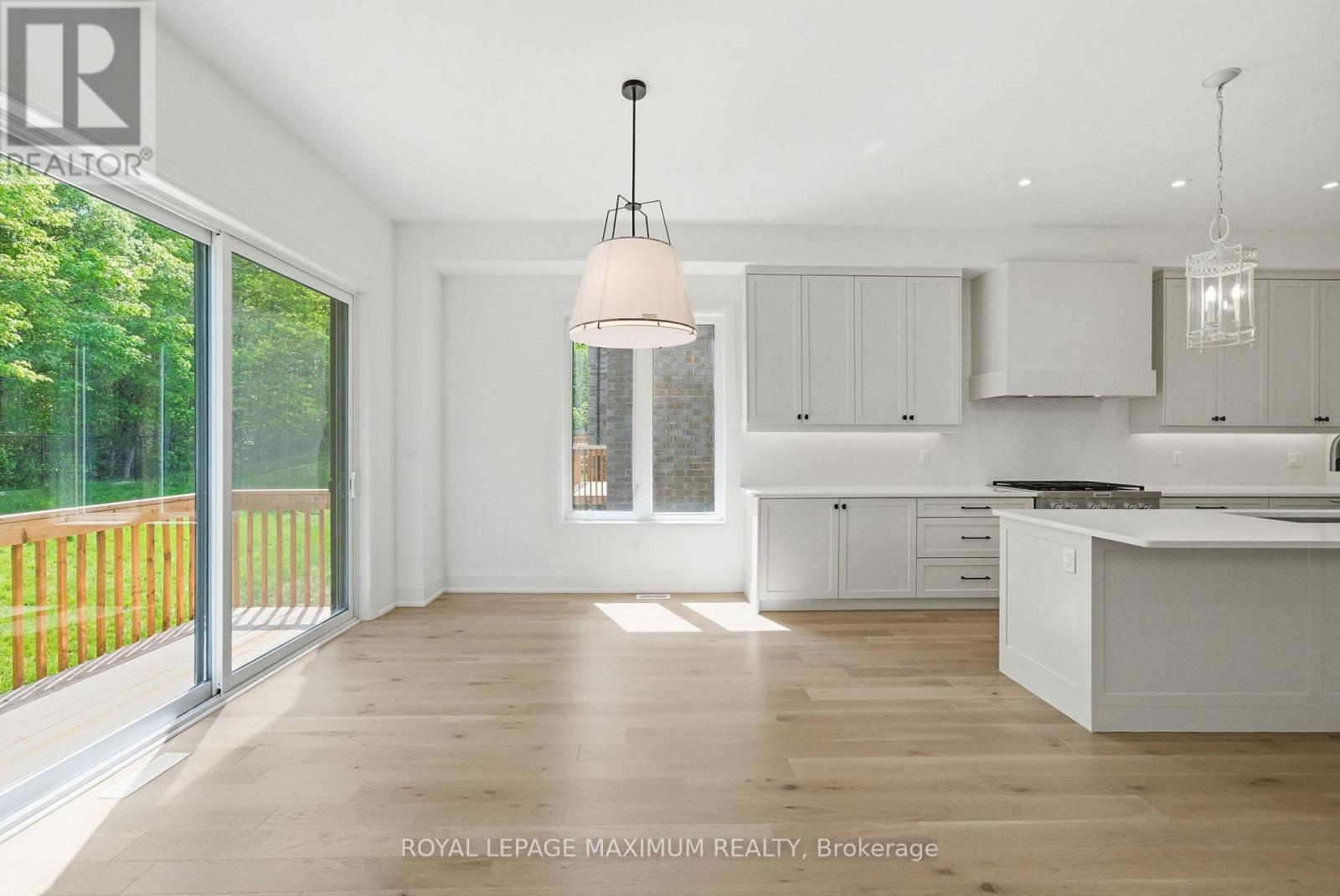 19 DONSGROVE COURT - 16