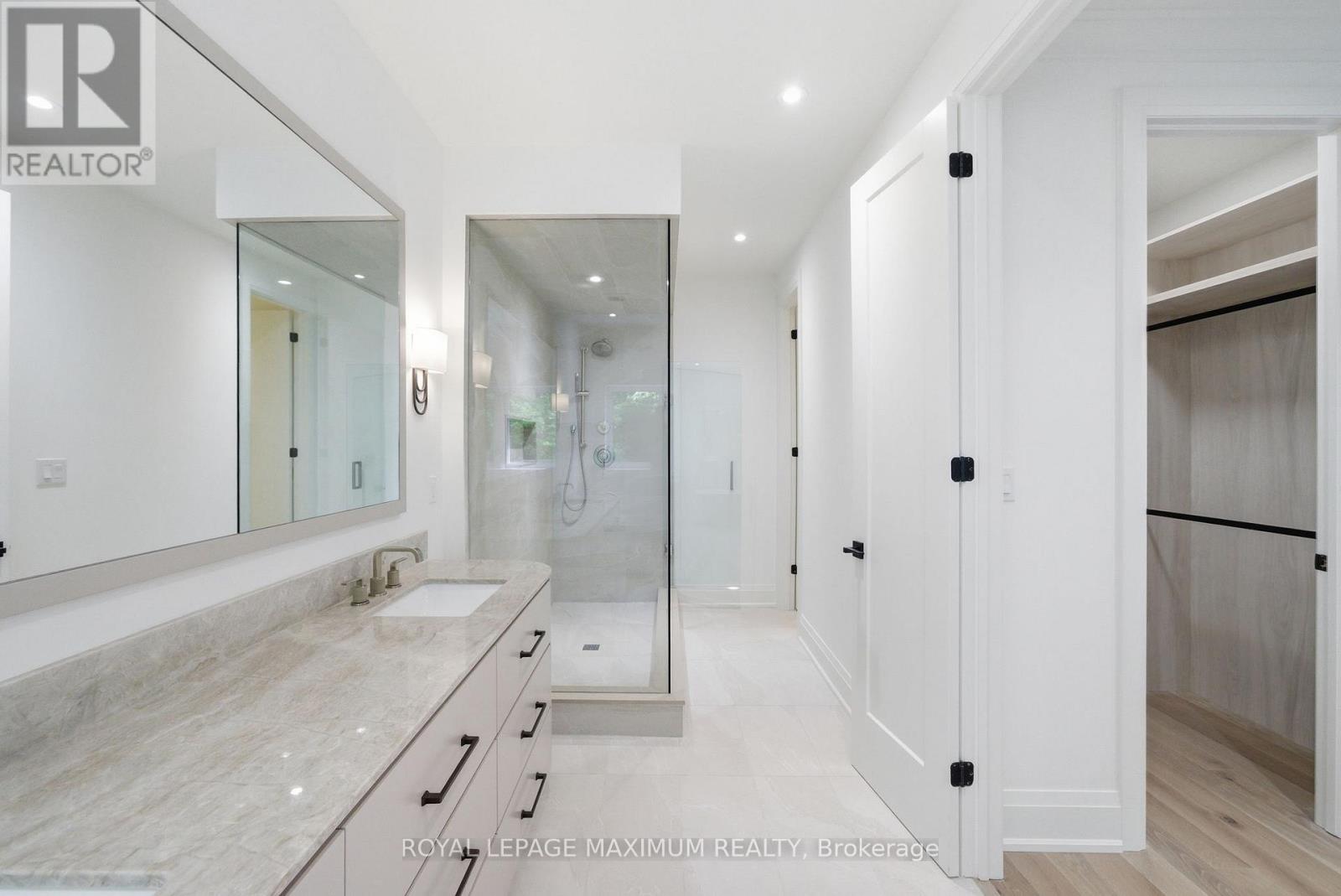 19 DONSGROVE COURT - 28