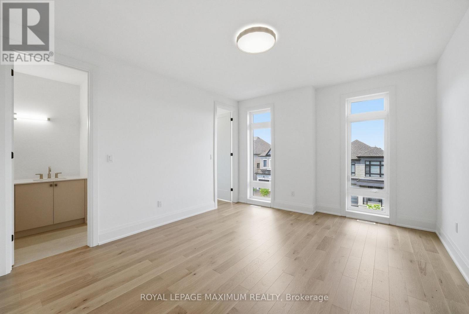19 DONSGROVE COURT - 31