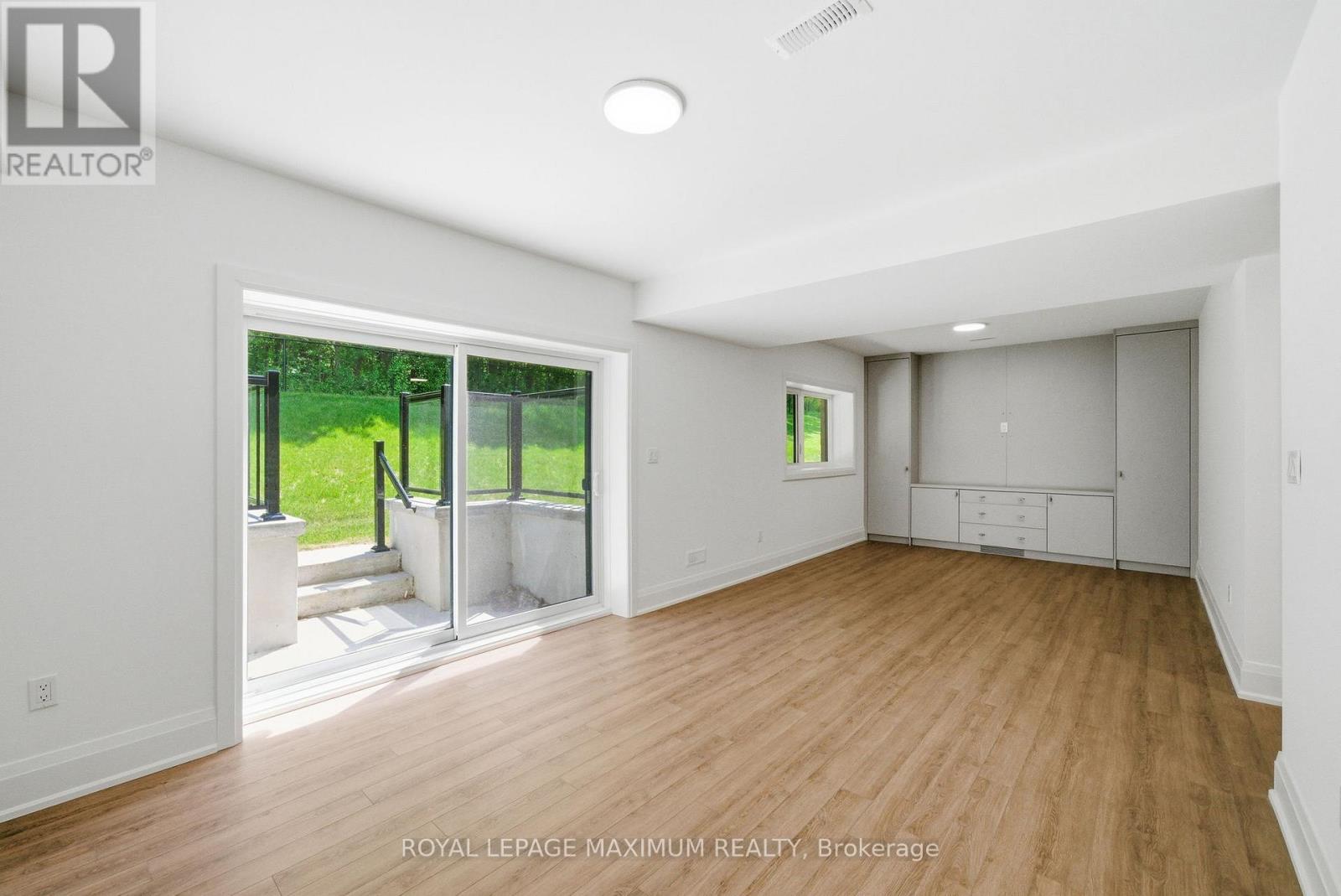 19 DONSGROVE COURT - 39
