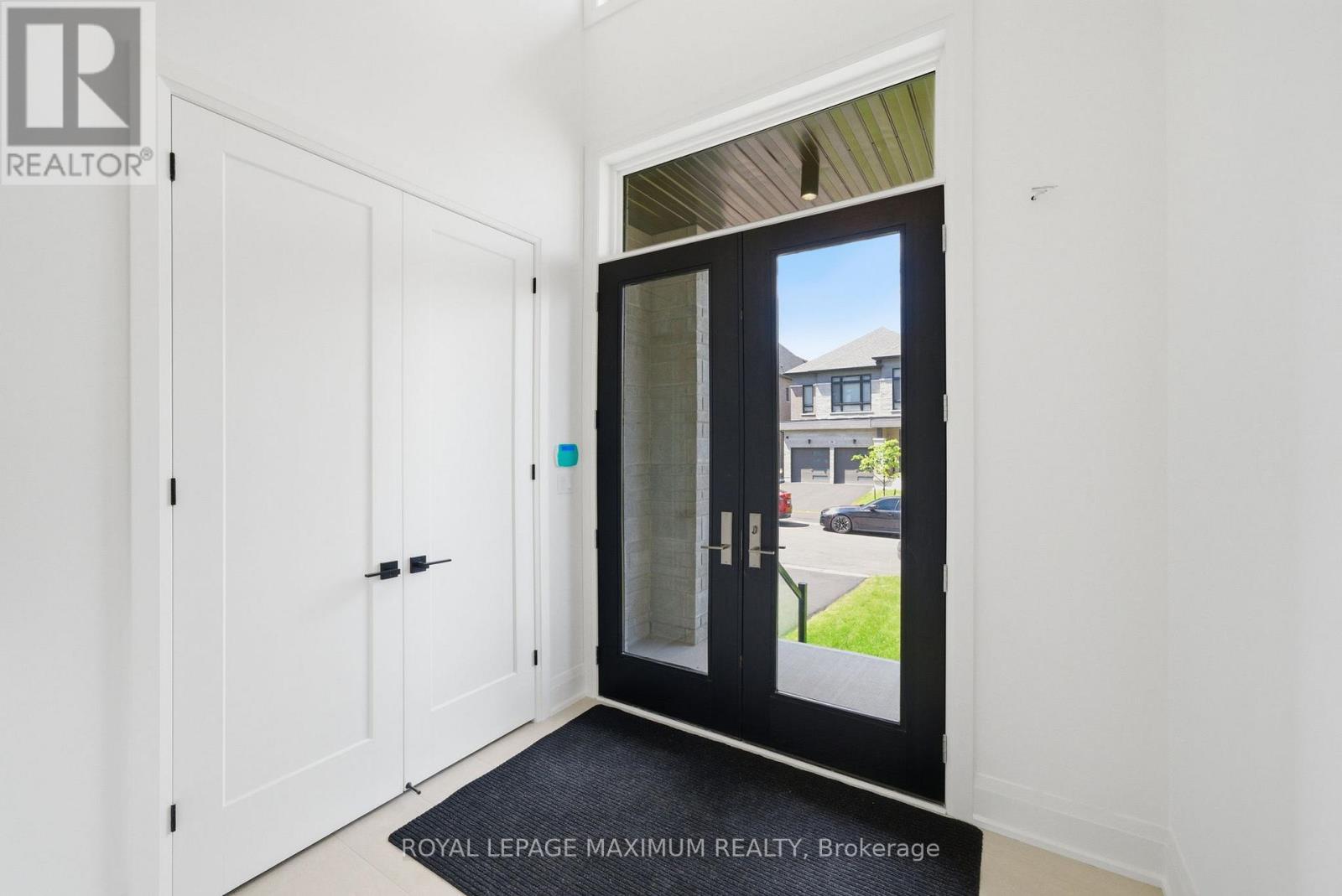 19 DONSGROVE COURT - 4