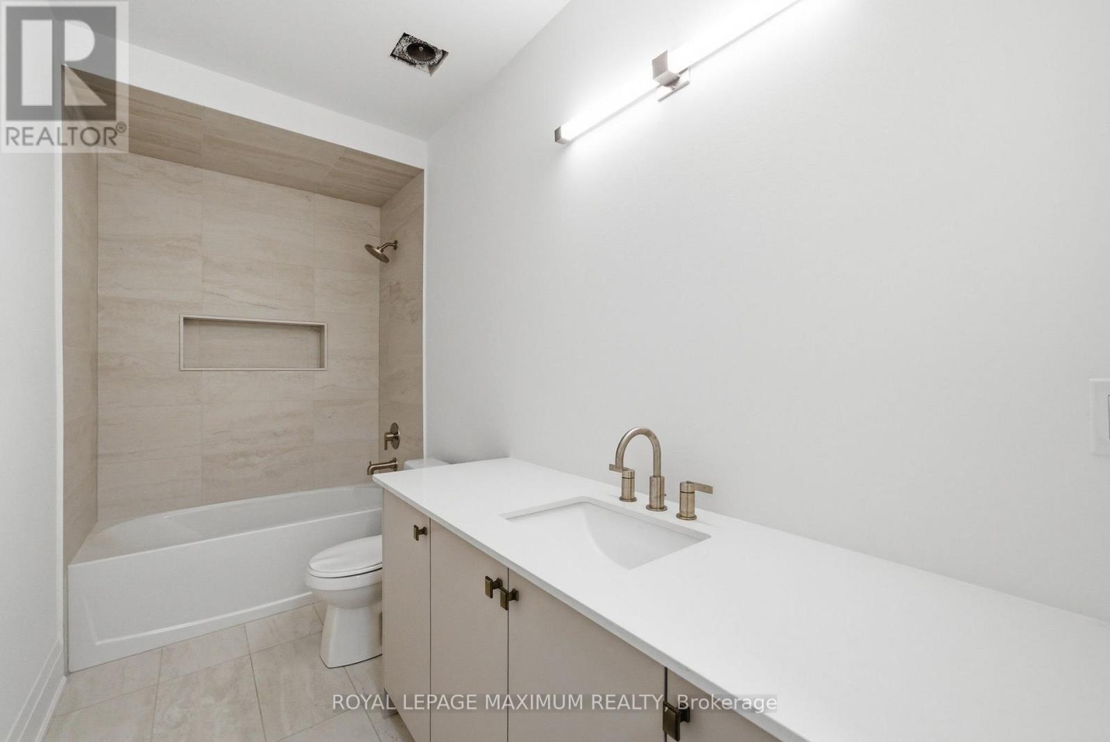 19 DONSGROVE COURT - 40