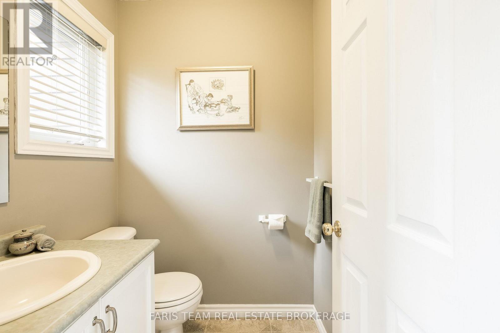 46 GREENWOOD AVENUE - 17