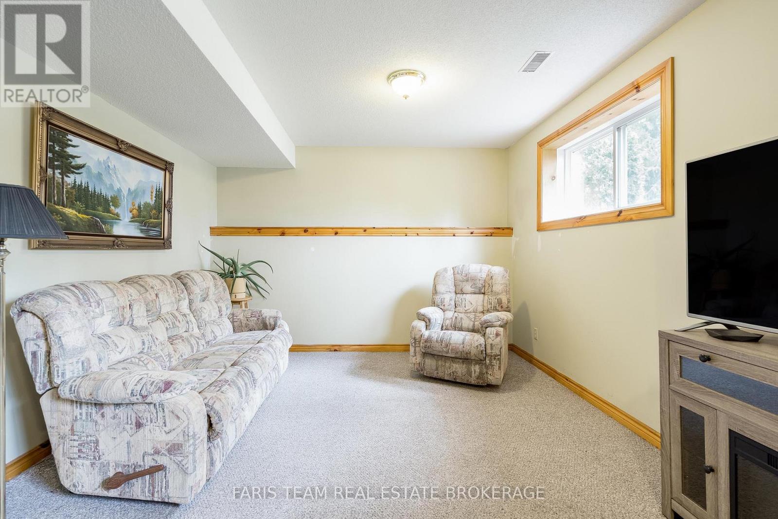 46 GREENWOOD AVENUE - 21