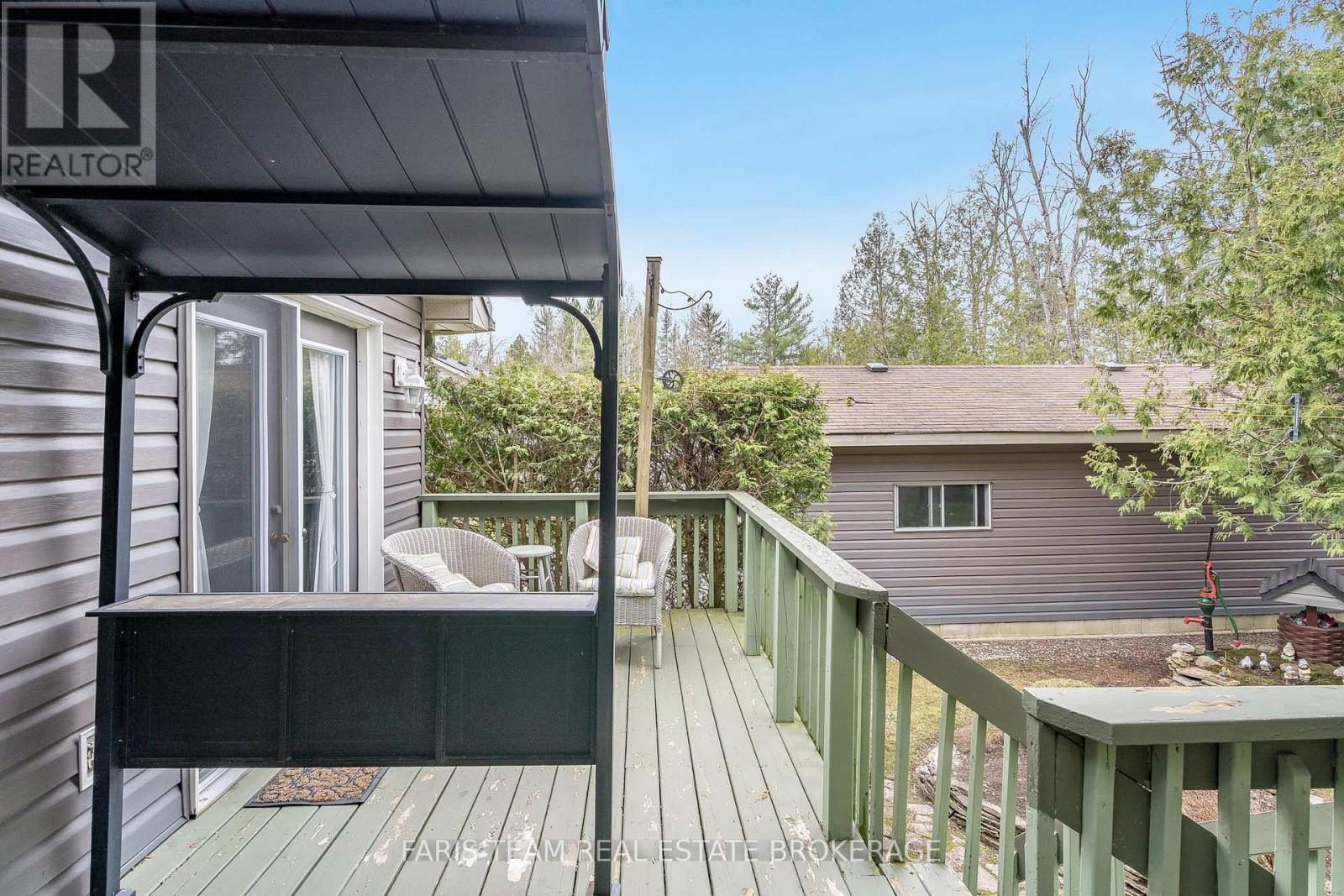 46 GREENWOOD AVENUE - 24