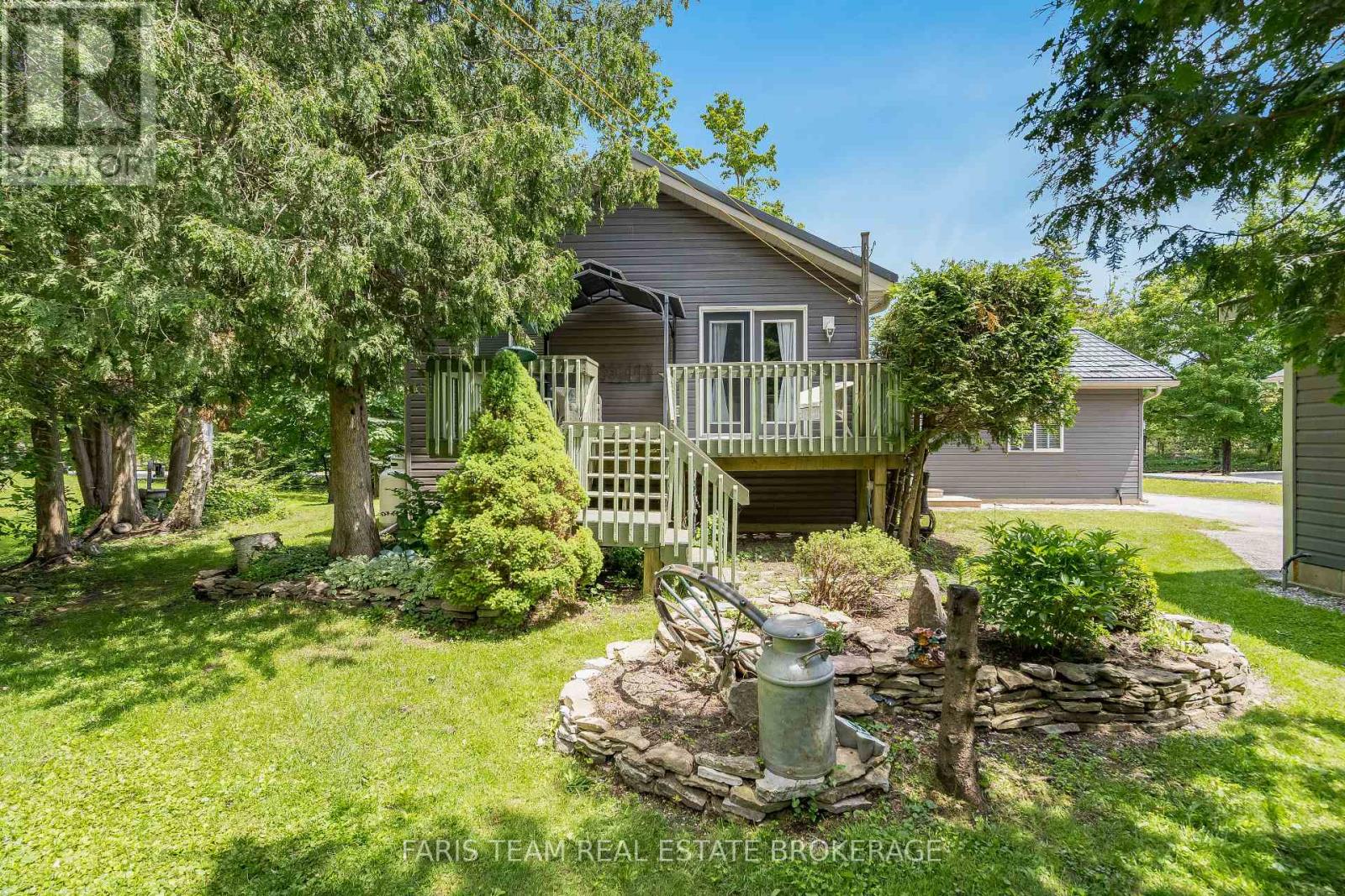 46 GREENWOOD AVENUE - 26