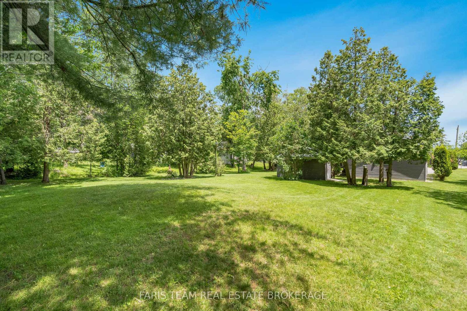 46 GREENWOOD AVENUE - 31