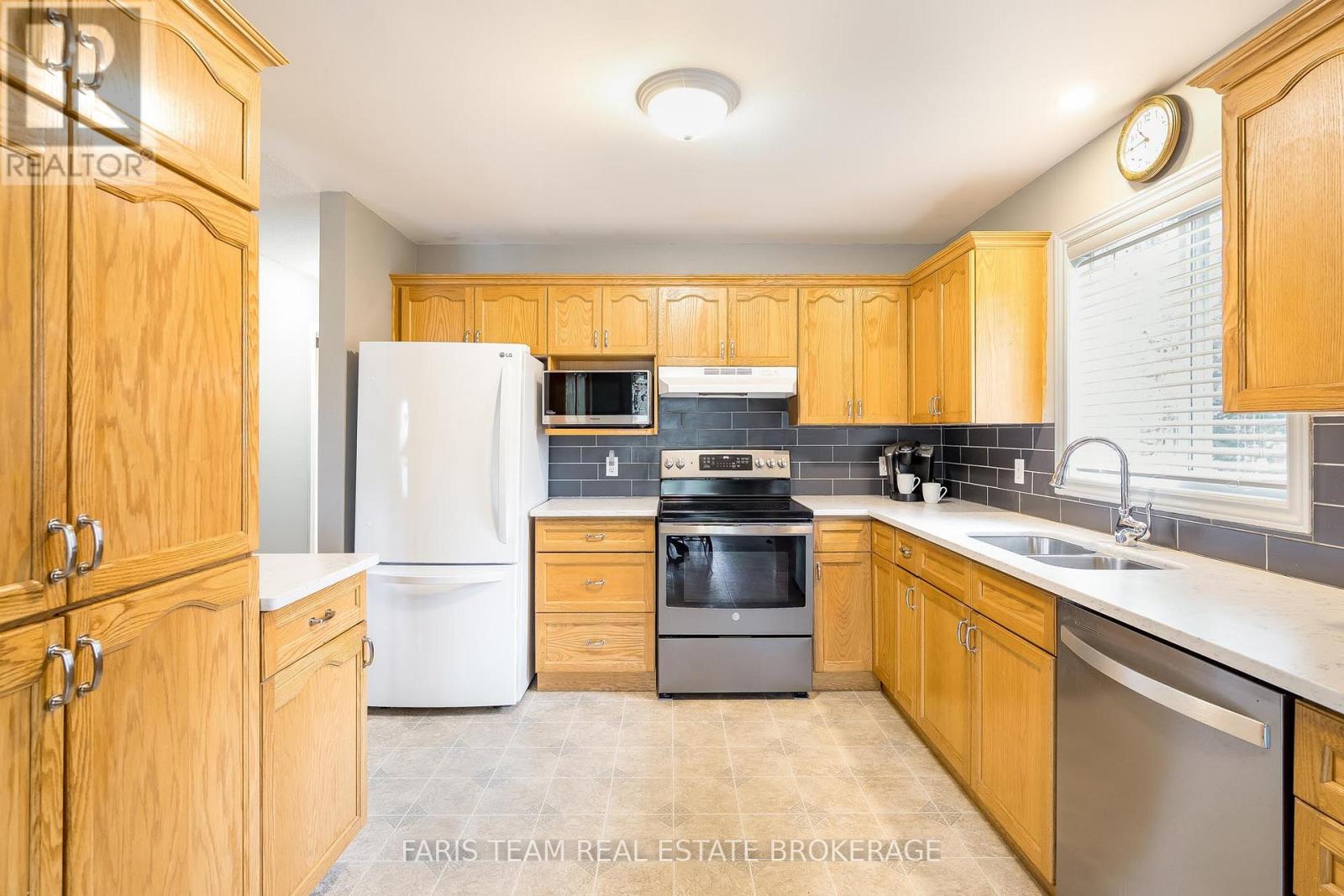 46 GREENWOOD AVENUE - 4