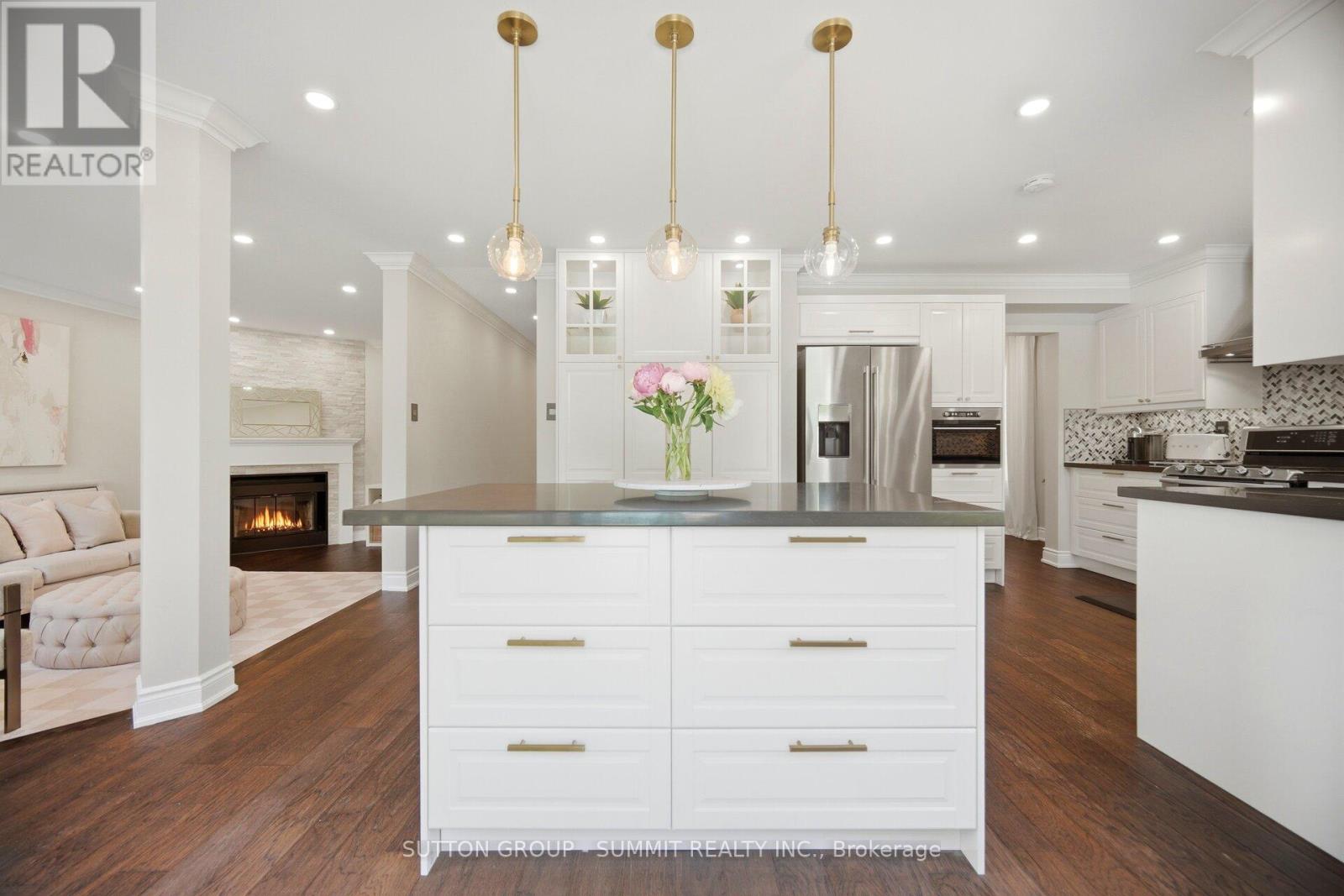 4127 COLONIAL DRIVE - 18