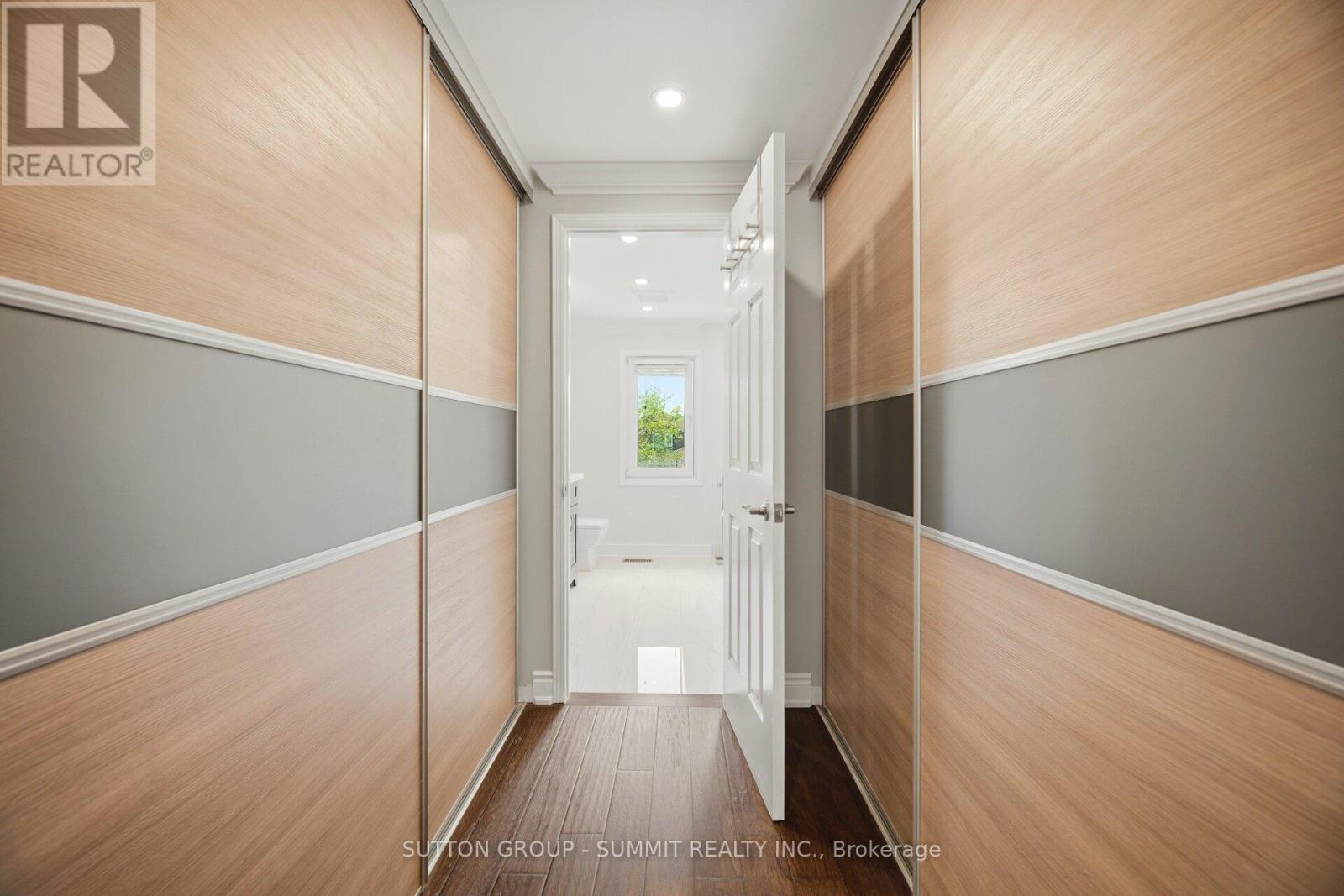 4127 COLONIAL DRIVE - 31