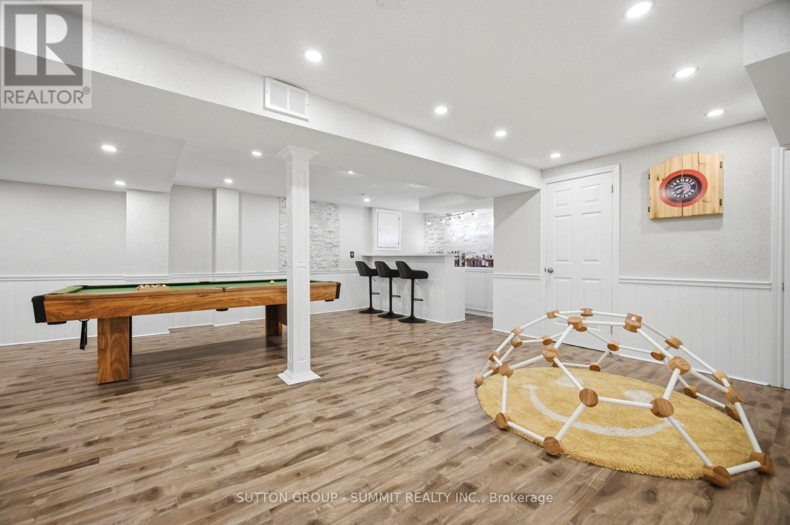 4127 COLONIAL DRIVE - 41
