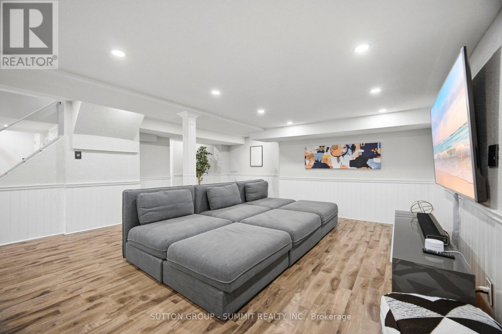 4127 COLONIAL DRIVE - 44