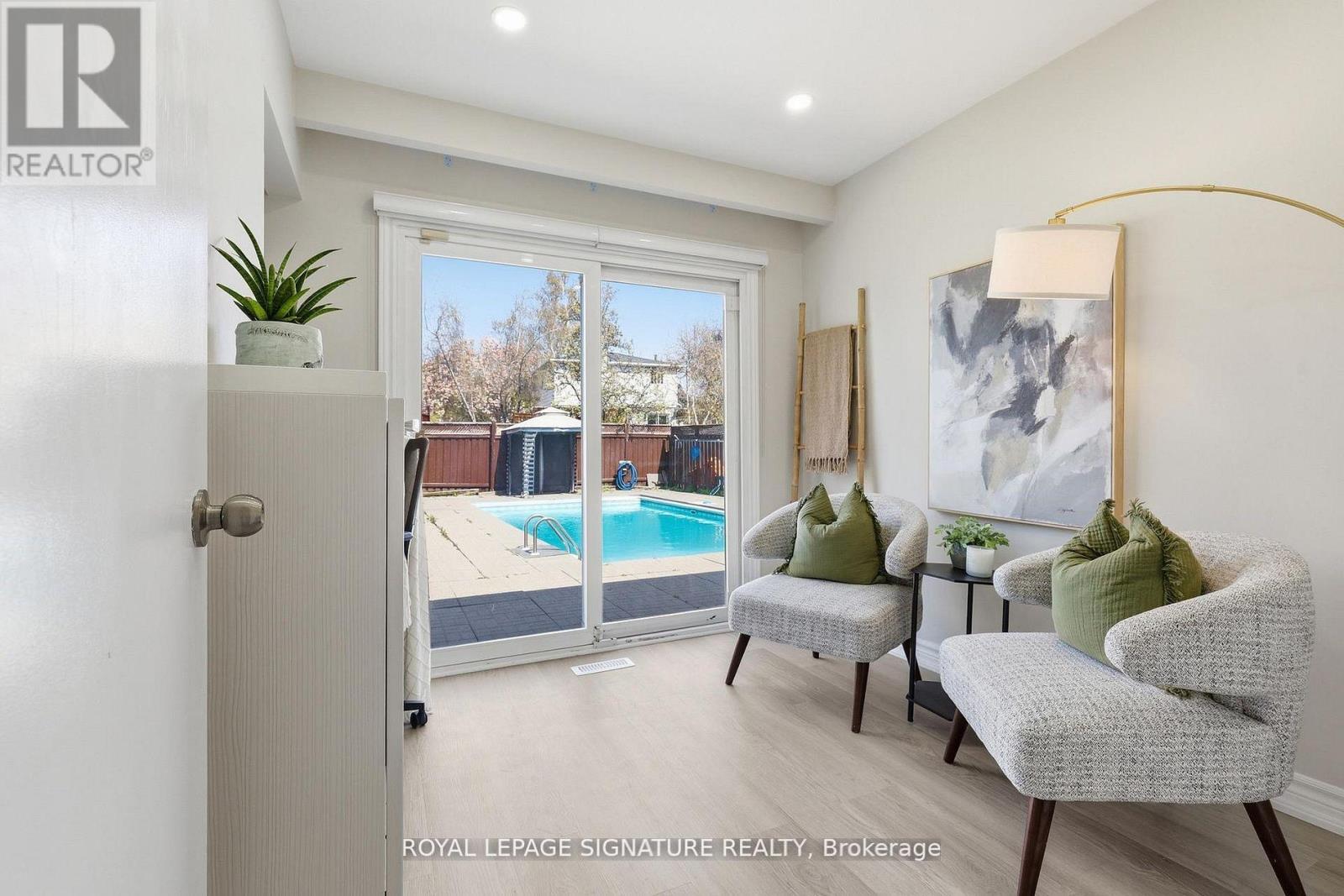 216 FOLKSTONE CRESCENT - 12