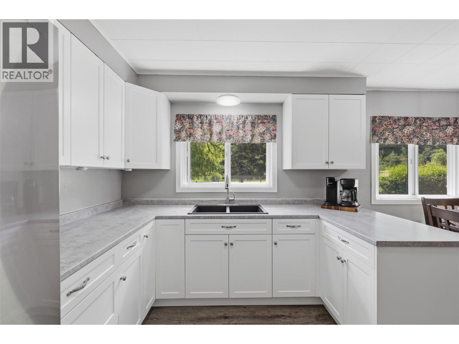 3191 Yellowhead Highway S - 15