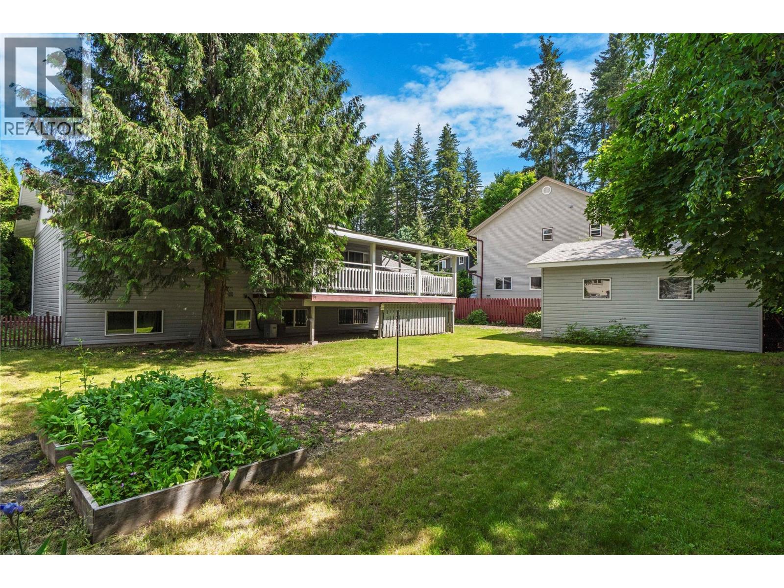 851 26 Street SE, Salmon Arm