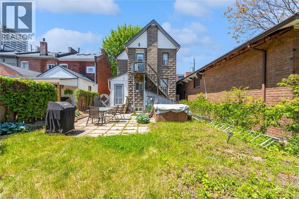 205 FERGUSON Avenue S Unit# Lower