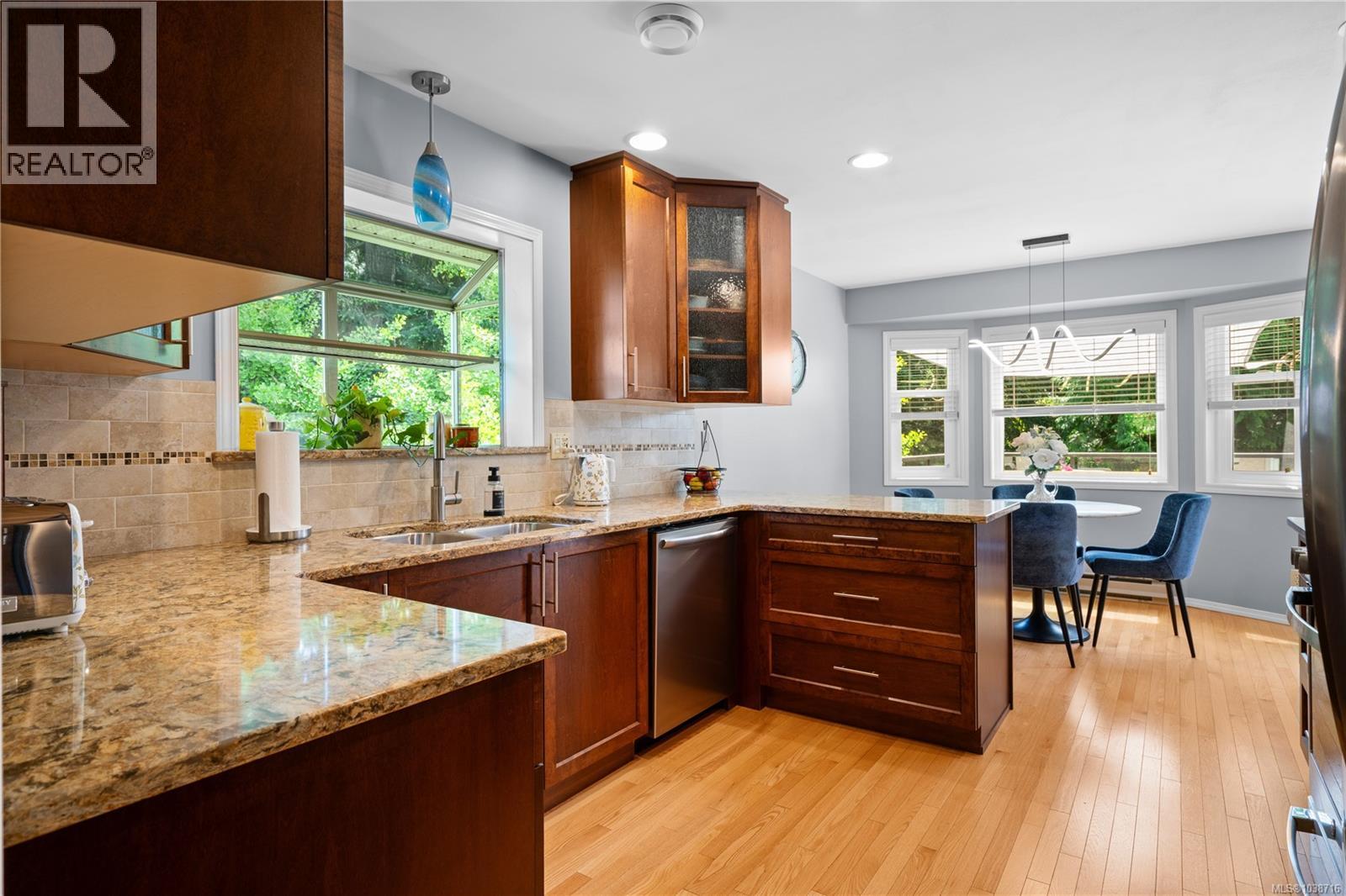 1599 Dean Park Rd - 14