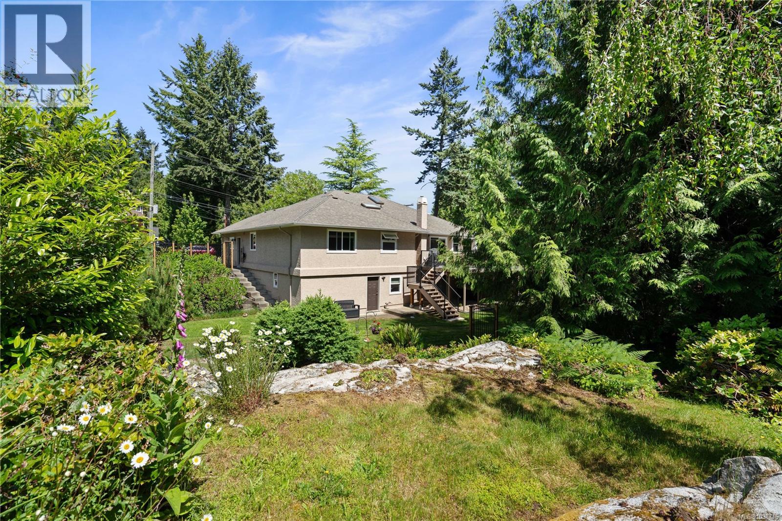 1599 Dean Park Rd - 70
