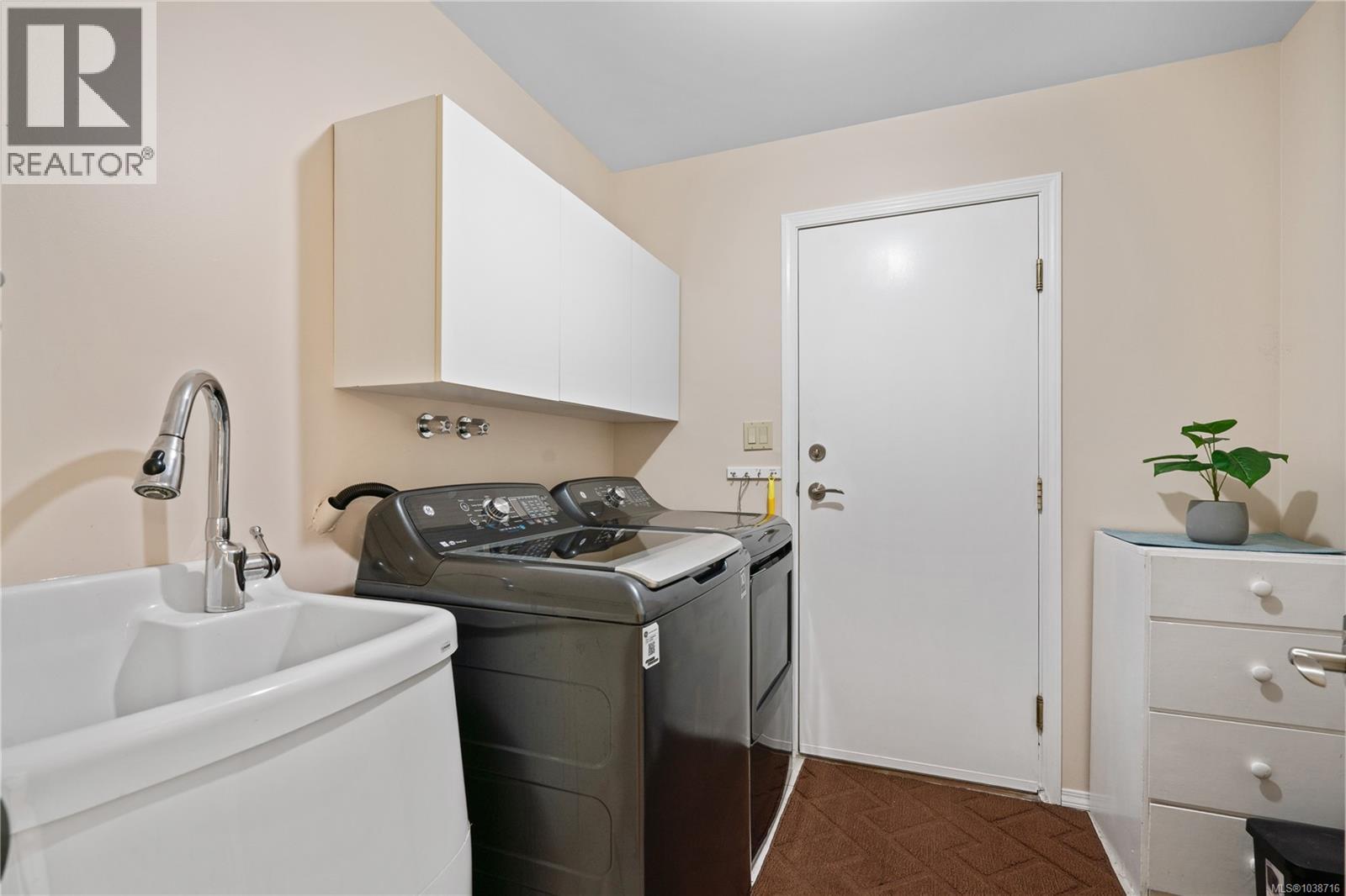 1599 Dean Park Rd - 37