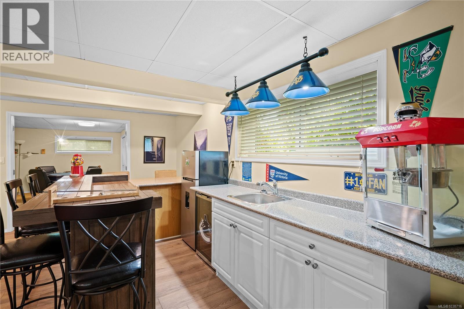 1599 Dean Park Rd - 44