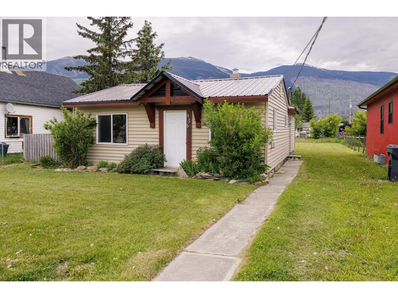 956 4TH AVENUE - 3