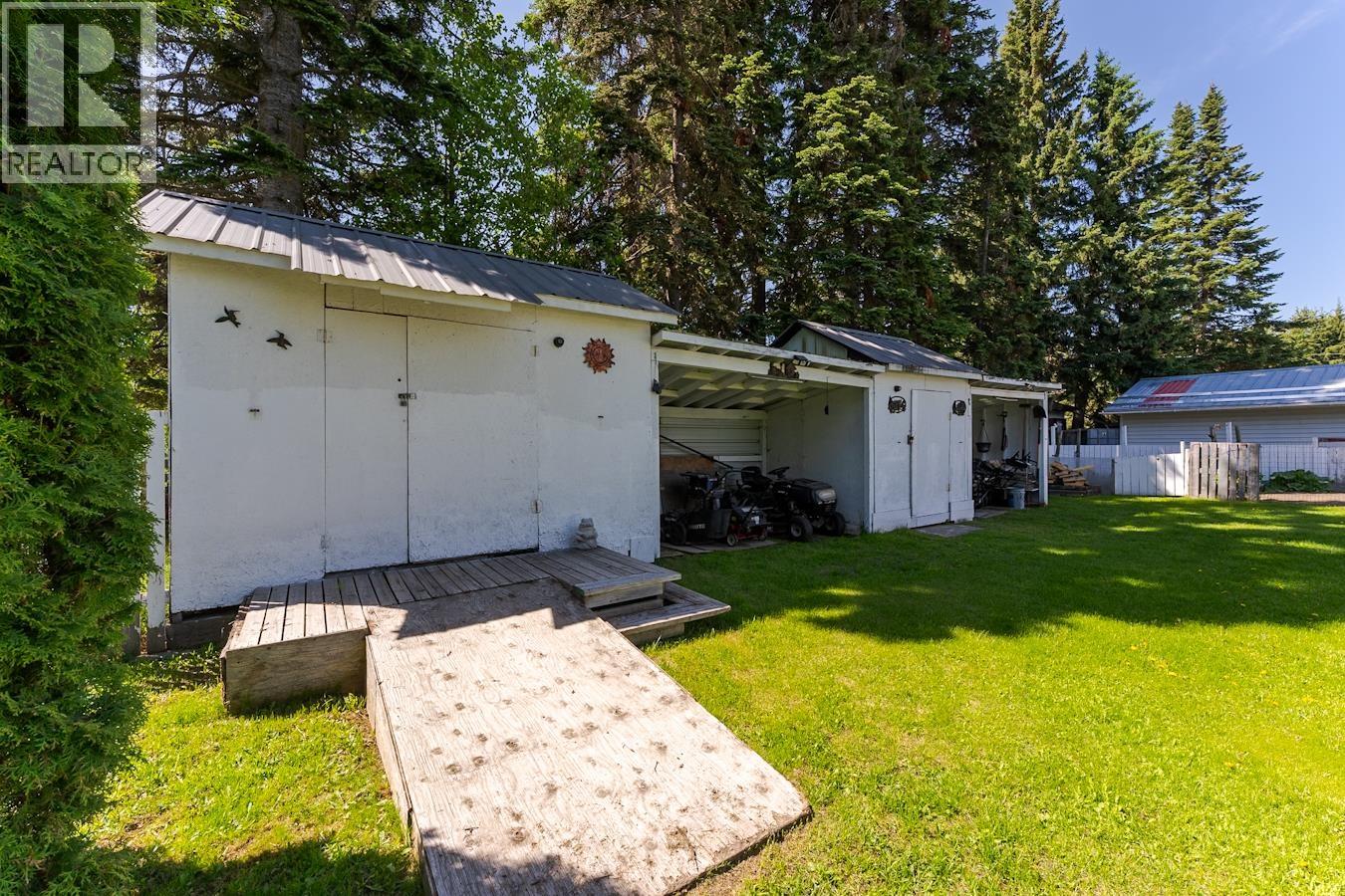 6815 LANGER CRESCENT - 26