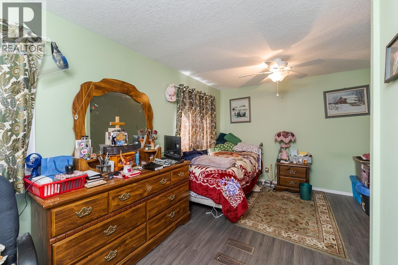 6815 LANGER CRESCENT - 14