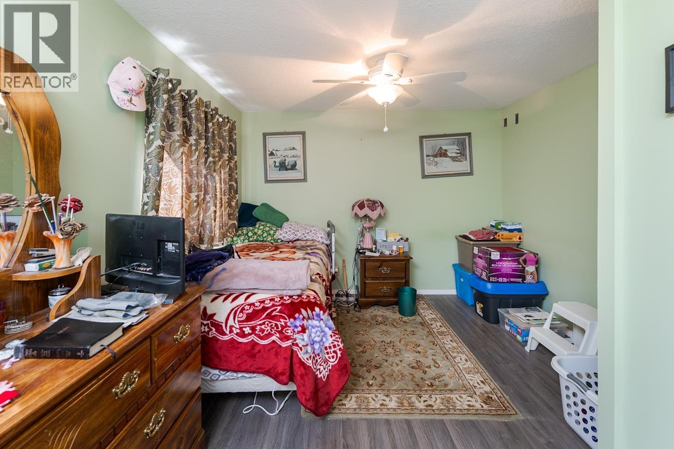 6815 LANGER CRESCENT - 13