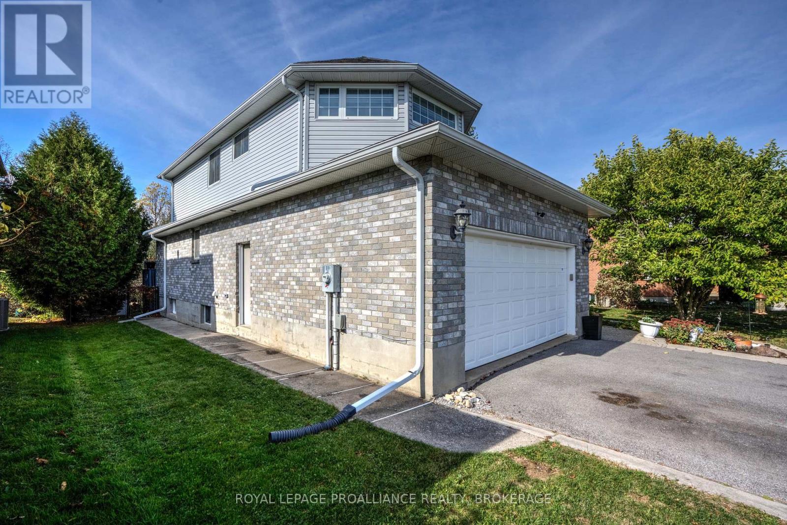 605 FERNMOOR DRIVE - 4