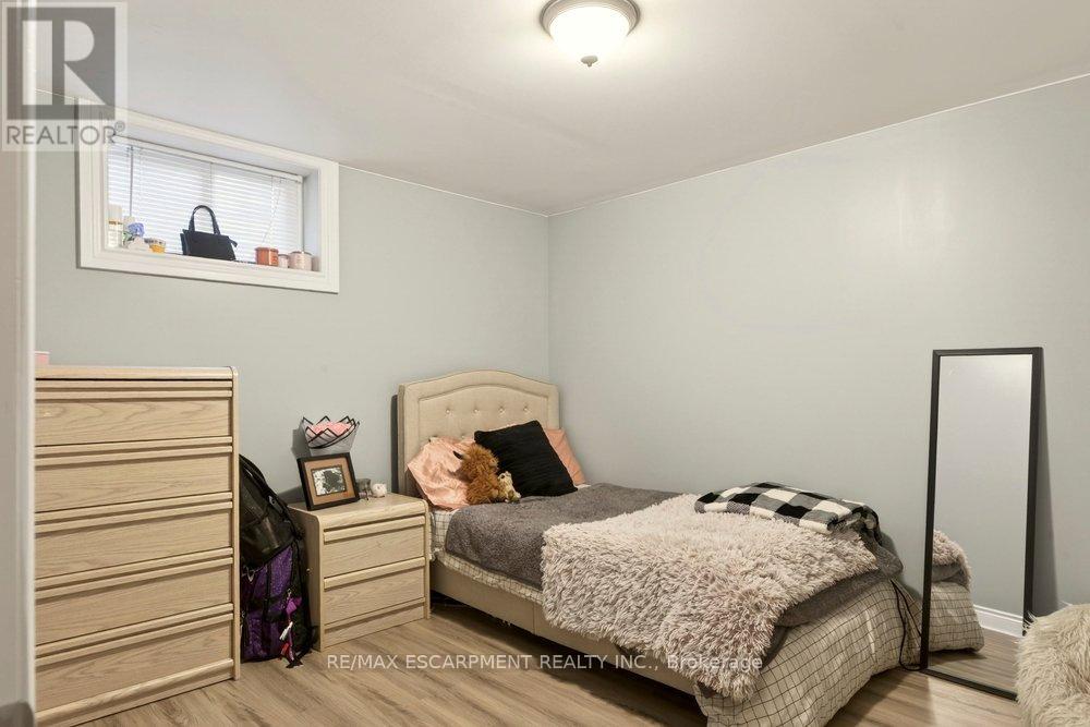 15 FAIRCOURT DRIVE - 15