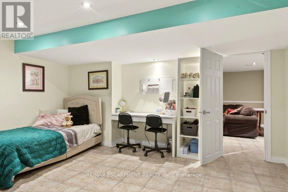 15 FAIRCOURT DRIVE - 16