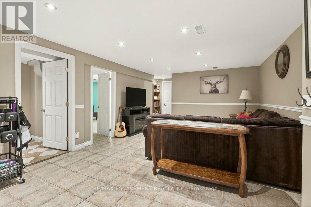 15 FAIRCOURT DRIVE - 18