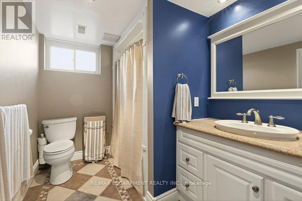 15 FAIRCOURT DRIVE - 19