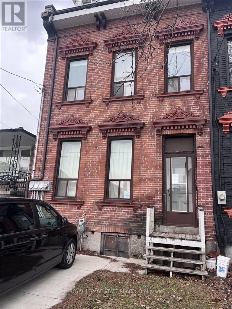 223 PARK STREET N - 1