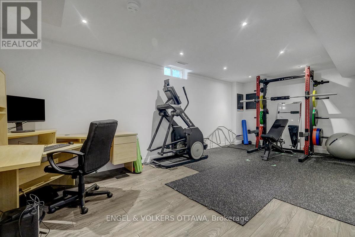 6138 VINEYARD DRIVE - 43