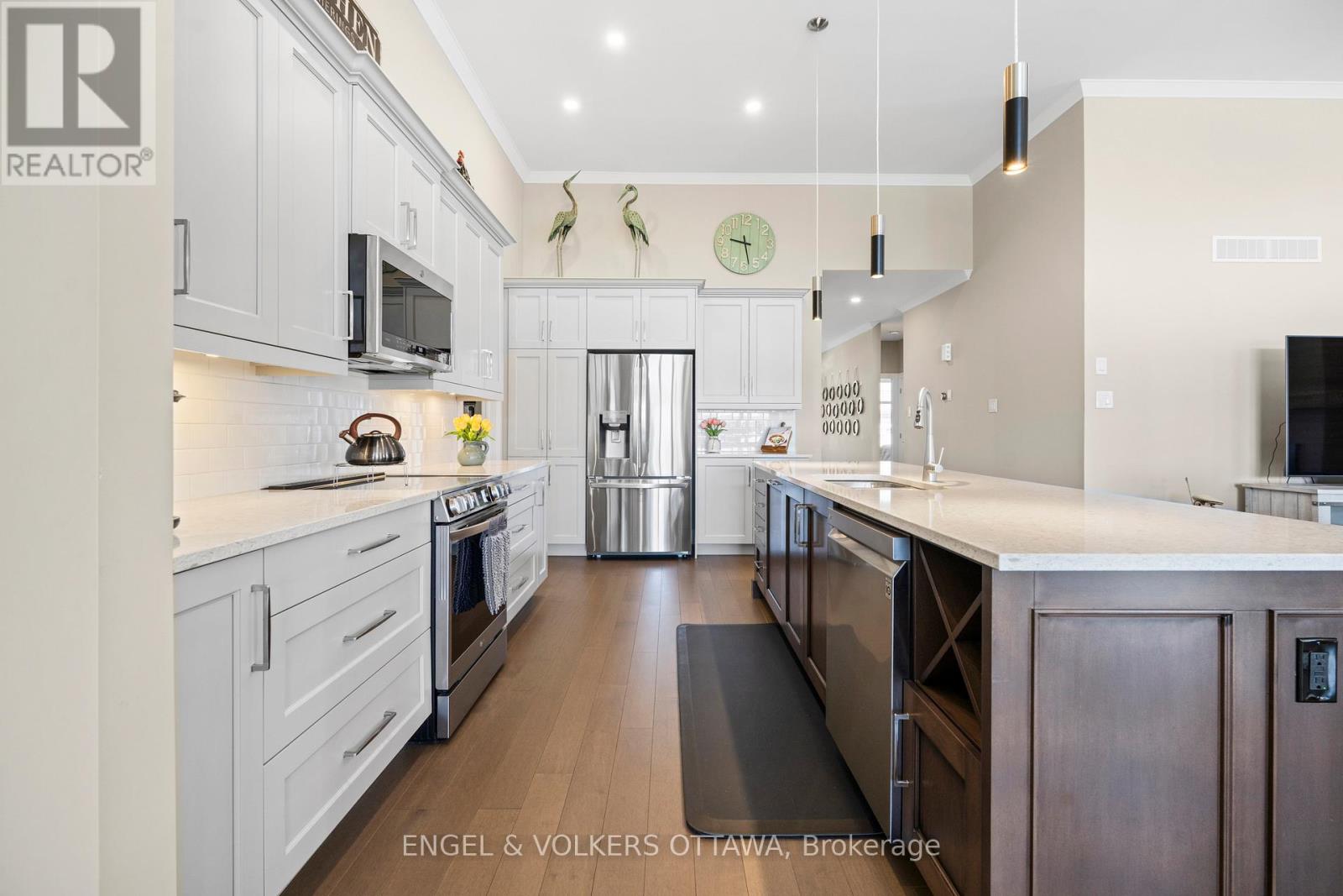 150 BLACKHORSE DRIVE - 23
