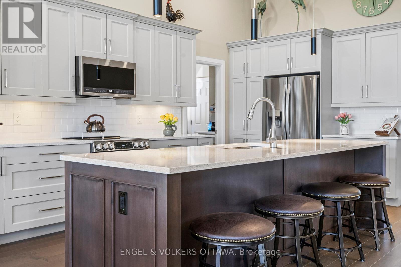 150 BLACKHORSE DRIVE - 25