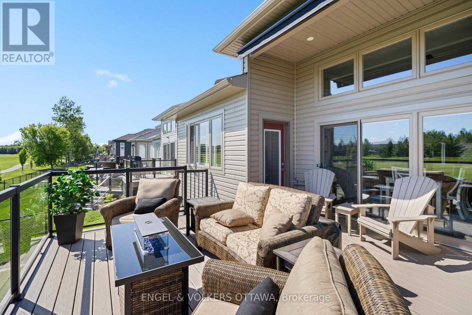 150 BLACKHORSE DRIVE - 32