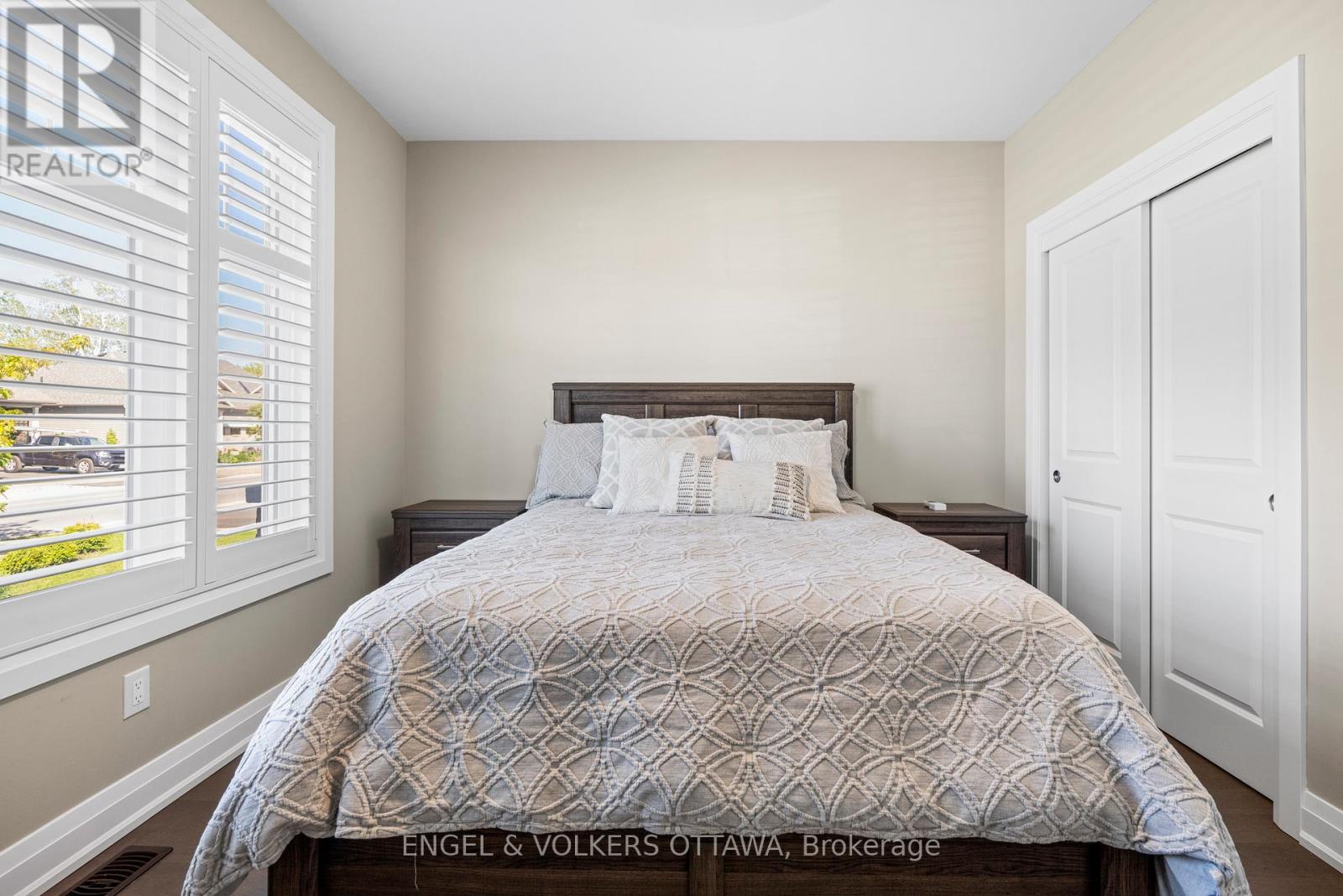 150 BLACKHORSE DRIVE - 5