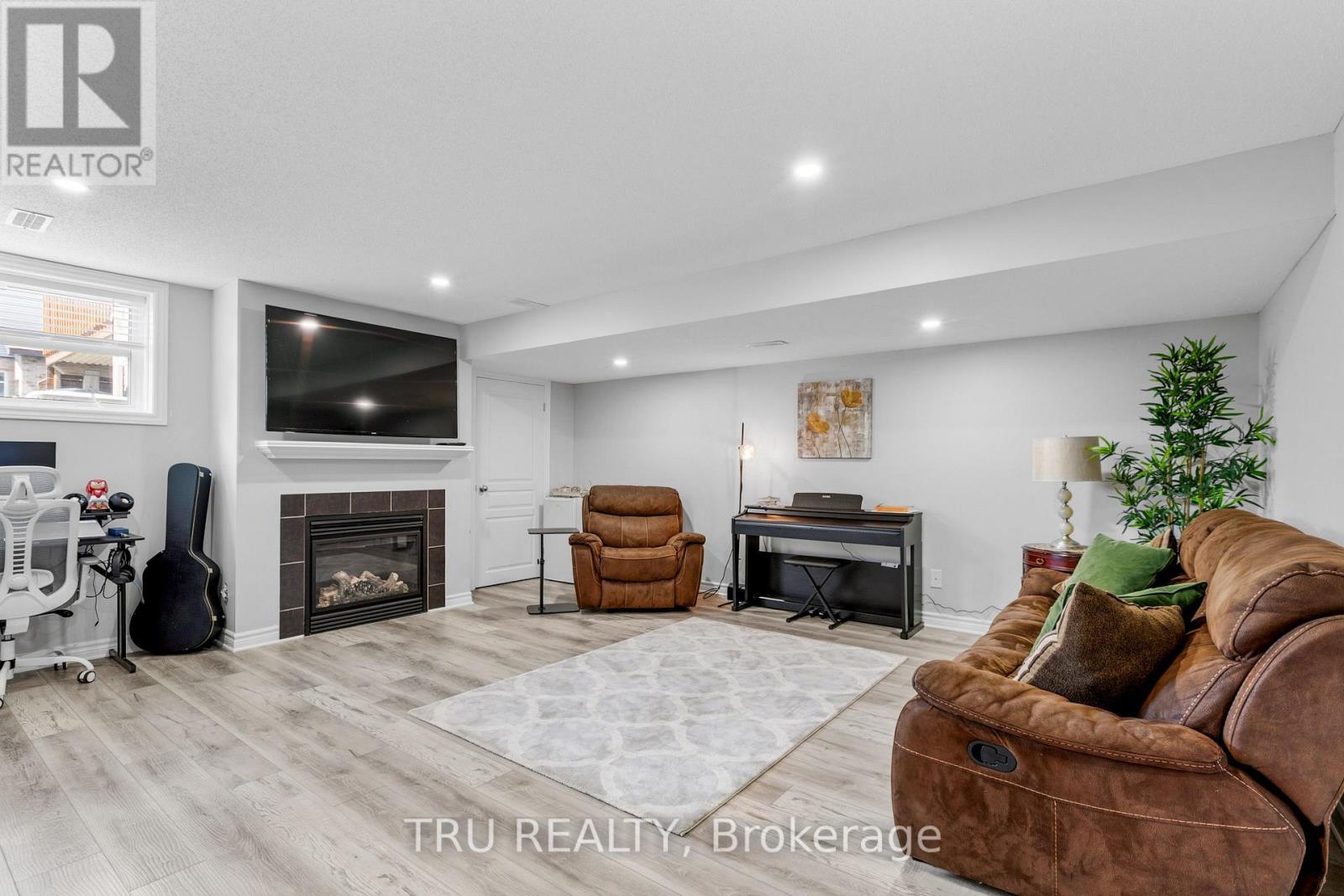1019 OTTENBRITE CRESCENT - 39