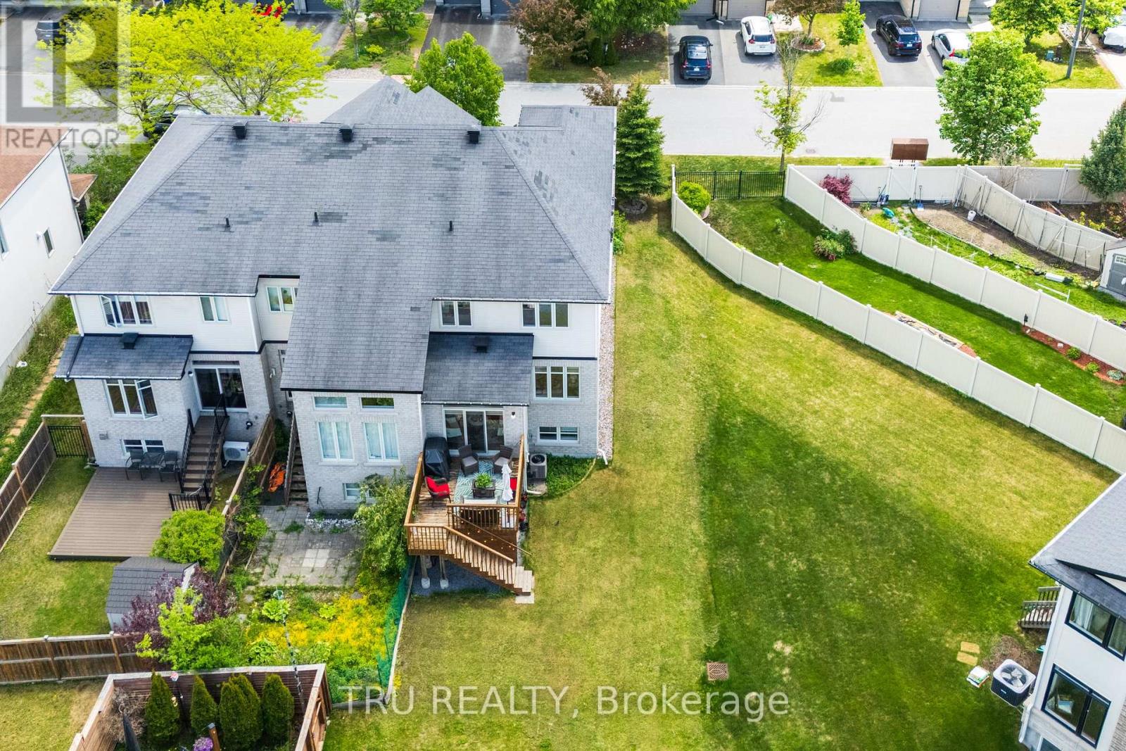 1019 OTTENBRITE CRESCENT - 4
