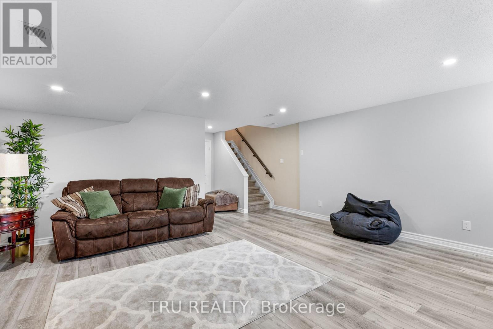 1019 OTTENBRITE CRESCENT - 41