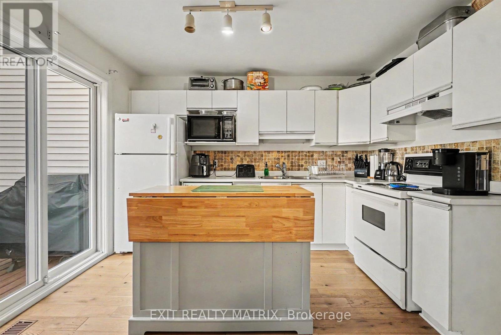 2209 SATURN CRESCENT - 18