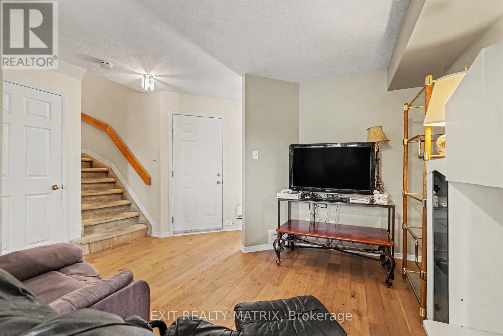 2209 SATURN CRESCENT - 8
