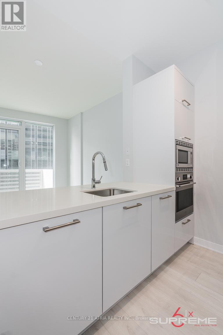Listing photo of 611 - 2221 YONGE STREET