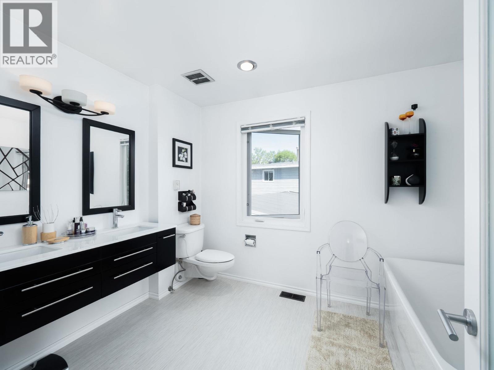 223 KING DRIVE - 25