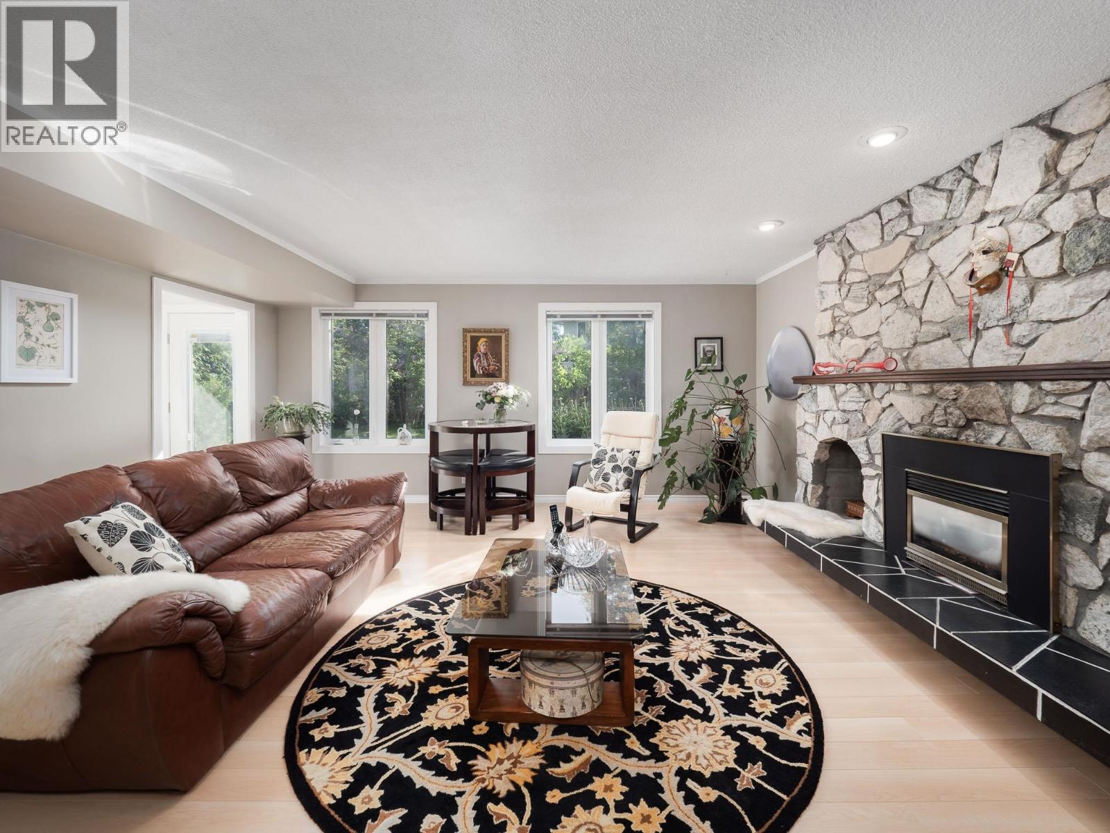 223 KING DRIVE - 20